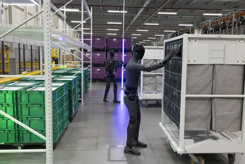The use of humanoid robots is part of the BMW Group's broader strategy to expand its automation portfolio with Physical AI. (Source: BMW Group)