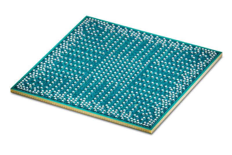 Der X299-Chip sitzt in einem Ball-Grid-Array und kommt ohne Heat-Spreader aus.  (Intel Corporation)