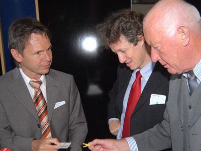 Stefan Zügner, Marketingleiter der Vogel Auto Medien, sprach mit Anselm Lotz (Innung Berlin) und Siegfried Blüml (Koblenz) über die Branche ... (Archiv: Vogel Business Media)