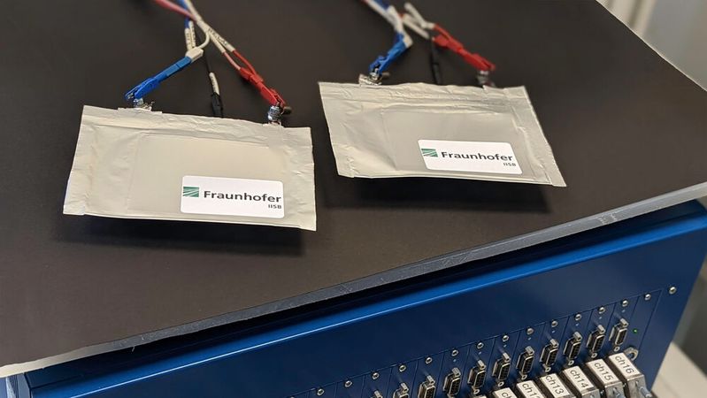 Neuentwickelte Prototypen der Aluminium-Ionen-Pouchzelle.