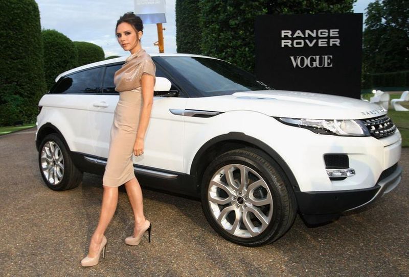 Victoria Beckham, die neue Kreativdesignerin der britischen Traditionsmarke, enthüllte offiziell den neuen Baby-Range-Rover Evoque (Archiv: Vogel Business Media)