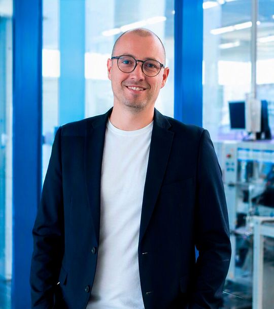 VTQ-Geschäftsführer Christian Seliger spricht über die Entwicklung des Unternehmens, die Anforderungen der Kunden und die Rolle von EMS-Dienstleistern in einem herausfordernden Markt.(Bild:  VTQ Videotronik GmbH)