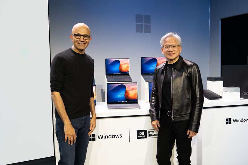 Microsofts CEO Satya Nadella und Nvidia-Chef Jensen Huang haben die RTX-Spark-Geräte gemeinsam vorgestellt. (Bild: Microsoft)