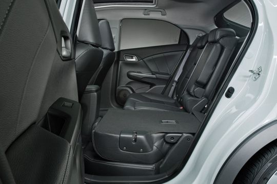Durch eine neue Fahrwerkskonstruktion dringen auch übelste Schlaglöcher kaum zu den Passagieren durch. (Honda)