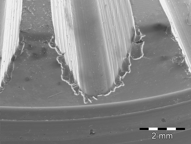 Betrachtung der Grate unter dem Mikroskop. … (Bild: ATL)