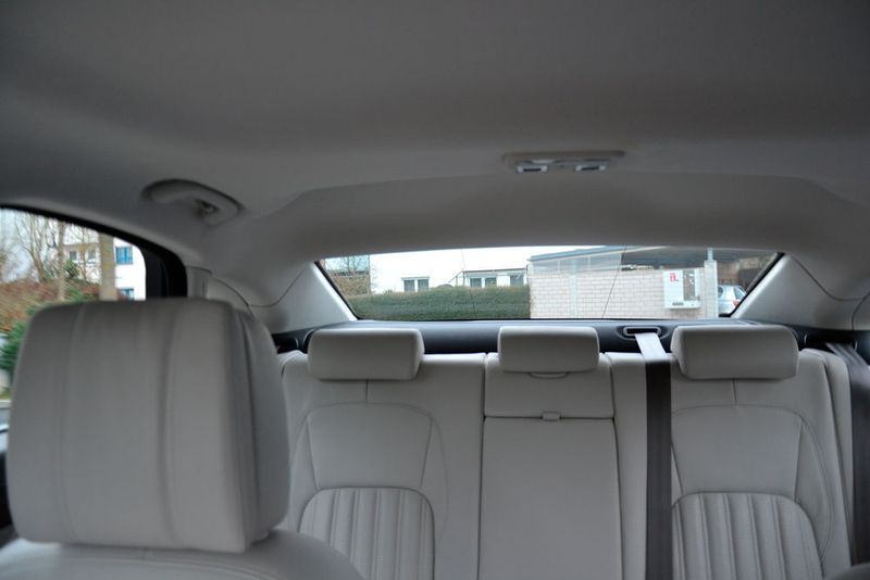 Die Rückbank lässt sich im Verhältnis 40:20:40 umklappen. So lassen sich auch die Skier gut verladen. (Michel / »kfz-betrieb«)