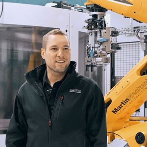 Mandatec-CEO Marcel Sütterlin: «Dank hohem Automatisierungsgrad haben wir ein kompaktes Team und sind dabei für unsere Kunden äusserst flexibel mit kurzer Reaktionszeit.»(Bild:  Helfina AG)