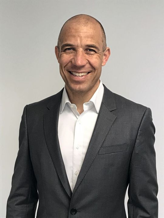 „Die Kunden von HKS können sich darauf verlassen, dass bei den Prüfvorgängen keine Kleinstpartikel in die Drehantriebe gelangen – Condition Monitoring verlängert also nicht nur die Lebenszeit des Prüfstandes, sondern auch die Lebenszeit der HKS-Produkte“, sagt Axel Binner, Geschäftsführer bei Hydropa.(Bild:  Hydropa)