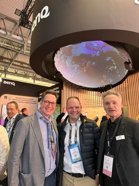 Mario Geiler (m. ALSO) mit Volkan Weissenberg (l.) und Damir Haupert (BenQ). (Bild: Vogel IT-Medien GmbH)