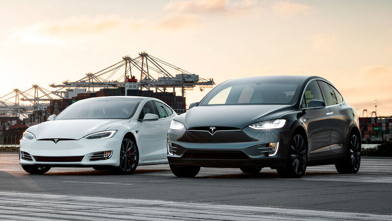In Deutschland kamen die Tesla-Modelle Model S und X im laufenden Jahr bislang auf 1.239 Neuzulassungen.