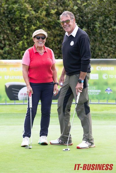 Ex-Skirennläuferin Evi Mittermaier-Brundobler und Schauspieler Sascha Hehn (Bild: Vogel IT-Medien GmbH)