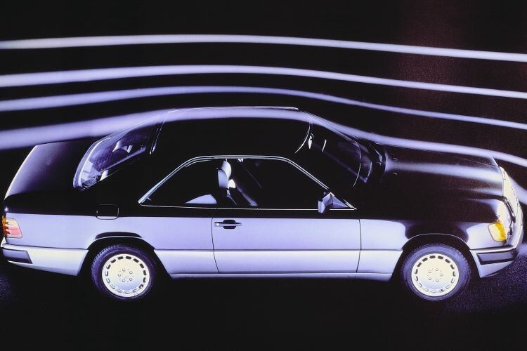 Das im März 1987 vorgestellte Coupe basierte auf der Limousine, verfügte jedoch über einen 8,5cm verkürzten Radstand. (Foto: Daimler)