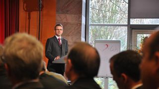 Dr. Peter Terwiesch, ABB (dem diesjährigen Sponsor der Namur-Hauptsitzung): „Ich bin der Überzeugung, dass neue Technologietrends auch neue Chancen bieten.“  (Bild: M.Henig / PROCESS)