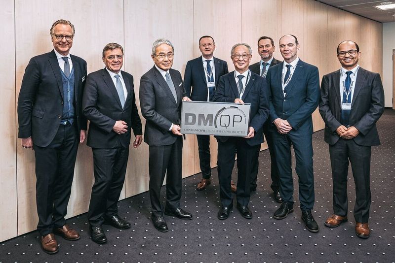 V. l.: Christoph Grosch, Executive Director DMQP bei DMG Mori, Alfred Geißler, Vorstandsvorsitzender der DMG Mori AG, Dr.-Ing. Masahiko Mori, Präsident und CEO von DMG Mori, Shigeyuki Sasaki, Representative Director, Senior Managing Executive Officer und amtierender Präsident Mitutoyo Corporation Japan, Norbert Keil, Vice President/ Board Member Mitutoyo Europe, Michael Andessner, Director/ Board Member Mitutoyo Europe, Henk Slotboom, Director/ Board Member Mitutoyo Europe, Pralhad Thapa, Manager Mitutoyo Europe.(Bild:  Mitutoyo)