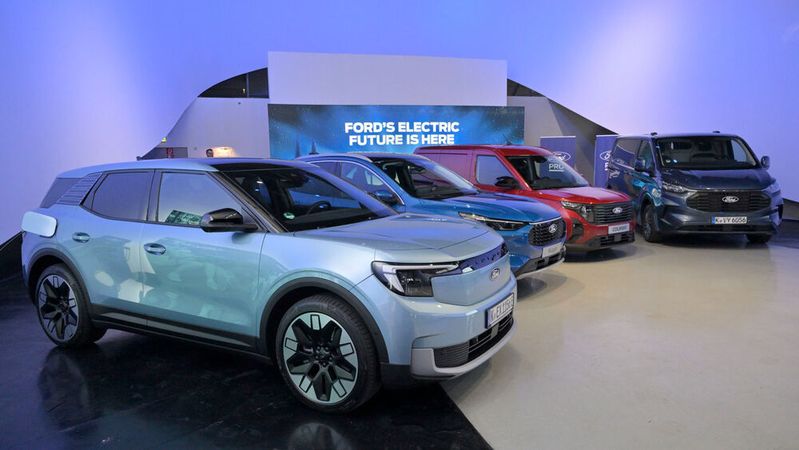 Ford sieht sich mit seinen leichten Nutzfahrzeugen und Pkw-Modellen gut gerüstet für den Flottenmarkt.(Bild:  Ford)