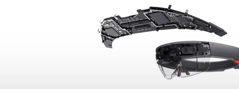 Microsoft hat für die Hololens einen spezialisierten Zusatzprozessor entwickelt, der den Intel Atom unterstützt. (Microsoft)