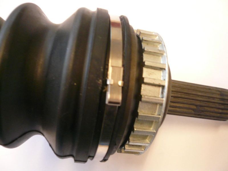 ...und zum Schluss die Sicherungsstifte am Schellenende umbördeln. (Archiv: Vogel Business Media)