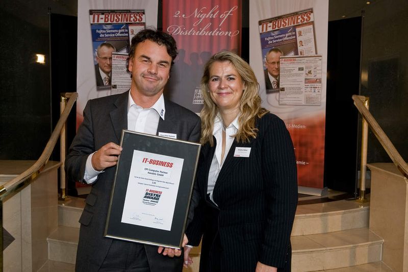 Hans-Peter Haubold von CPI freute sich über die Auszeichnung als Qualified Distributor im Bereich Spezial-Distribution mit Eigenmarke. (Archiv: Vogel Business Media)