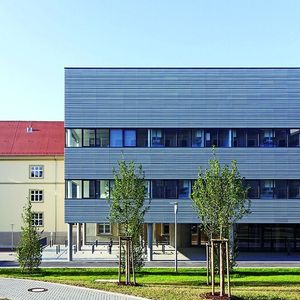 Abb. 1: 78 Millionen Euro haben der Bund und der Freistaat Bayern in den Neubau des DFG-Forschungszentrums für experimentelle Biomedizin in Würzburg investiert. 