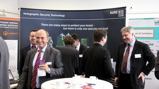 Die begleitende Fachausstellung des Anwendertags Produktpiraterie bot einen Vorgeschmack auf den Gemeinschaftsstand Produktschutz, den es auf der Hannover-Messe geben wird.  (Bild: Otto)