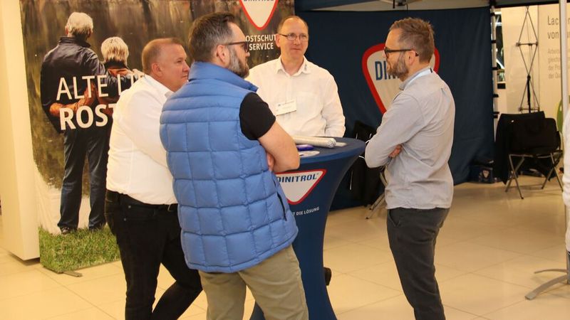 Die Produkte von DINITROL versprechen zuverlässigen Schutz im Hohlraum und am Unterboden der Fahrzeuge. (Bild: Klasing)