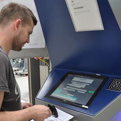 MES Cronetwork im Einsatz: Die Verfügbarkeit konsistenter Daten hilft dabei, Ressourcen optimal einzusetzen, Engpässe frühzeitig zu erkennen und Termine zuverlässig einzuhalten. Entscheidungen basieren nicht auf Schätzungen, sondern auf aktuellen Produktionsdaten. (Bild: Haver & Boecker)