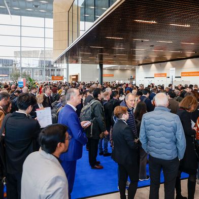 Jedes Jahr findet Mitte November die internationale Gesundheitsmesse Medica in den Düsseldorfer Messehallen statt. Zeitgleich wird dort auch die Compamed veranstaltet. (Bild: © Messe Düsseldorf / Tillmann)