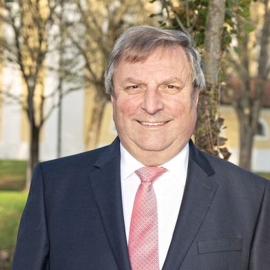 Johann Weber: Der langjährige Vorstandsvorsitzende der Zollner Elektronik AG ist seit 2021 im Ruhestand. (Bild: Heidi Klein)