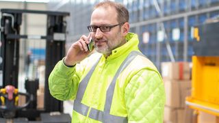 Wie das jetzt erteilte ISO-Zertifikat für innerbetrieblichen Arbeitsschutz belegt, genießt die Sicherheit der Mitarbeiterinnen und Mitarbeiter bei Vahle oberste Priorität. (Vahle)