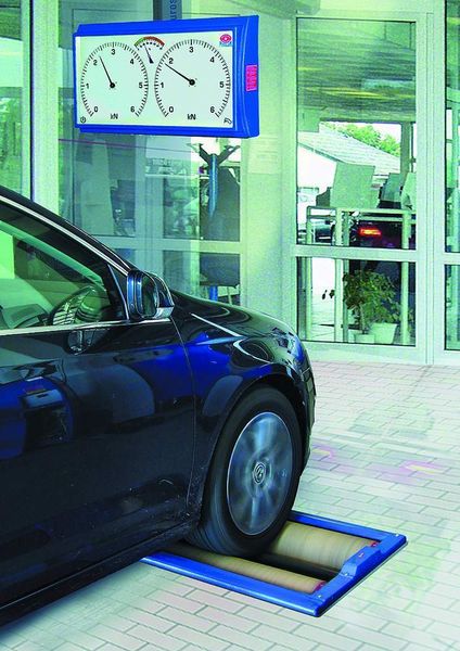 Der Bremsenprüfstand MBT-2100 von Maha ist für Pkw und für Transporter geeignet.  (Foto: Maha)