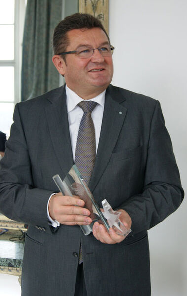 Den eGovernment Leadership Award erhielt der Bayern-CIO Franz Josef Pschierer. Diese Auszeichnung wird vom Redaktionsbeirat der eGovernment Computing vergeben. (Archiv: Vogel Business Media)