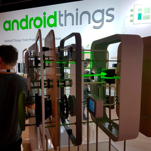 Nicht immer ist es so einfach zu sehen, was in einem Smart Speaker mit Google Assistant steckt, wie auf der IFA 2018. (Oliver Schonschek)