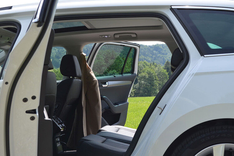 Auch in der Breite ist ordentlich Platz: 1.507 Millimeter stehen Fahrer und Beifahrer zur Verfügung, im Fond sind es 1.520 Millimeter. (Foto: Andreas Grimm)