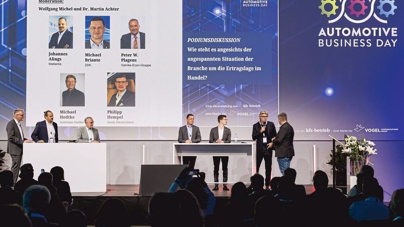 Kosten runter, Effizienz rauf: Auf dem Branchenkongress Automotive Business Day wurde über die Ertragslage im Handel diskutiert. (Bild:  Stefan Bausewein)