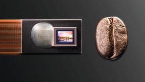 Das auf einer 28-nm-CMOS-Backplane gefertigte OLED-Mikrodisplay bietet RGBW-Pixel. Als vollfarbiges Display verfügt es über 720 x 540 Pixel. (Bild: Fraunhofer IPMS
)