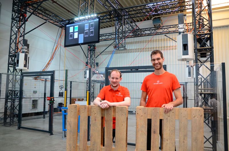 Patrik Lemmen ist CTO, Robin Heidel ist COO bei Red Cable Robots. (Bild: Keba)