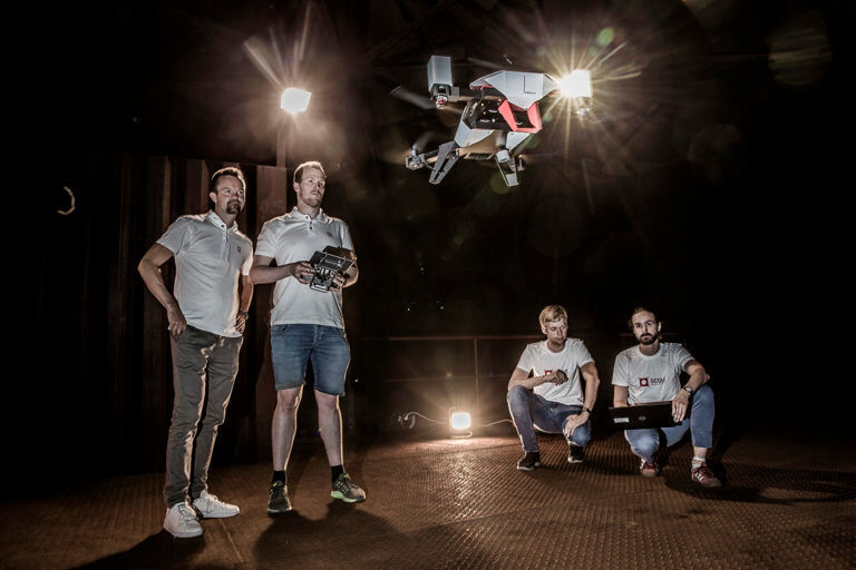 The Scout team is doing testing and running trials. This happens at Faktry in Trondheim. In the photo from left are: Nicolai Husteli (CEO), Kristian Klausen (CTO), Rune Nordmo and Morten Fyhn Amundsen.  (Næss, Øyvind Nordahl)