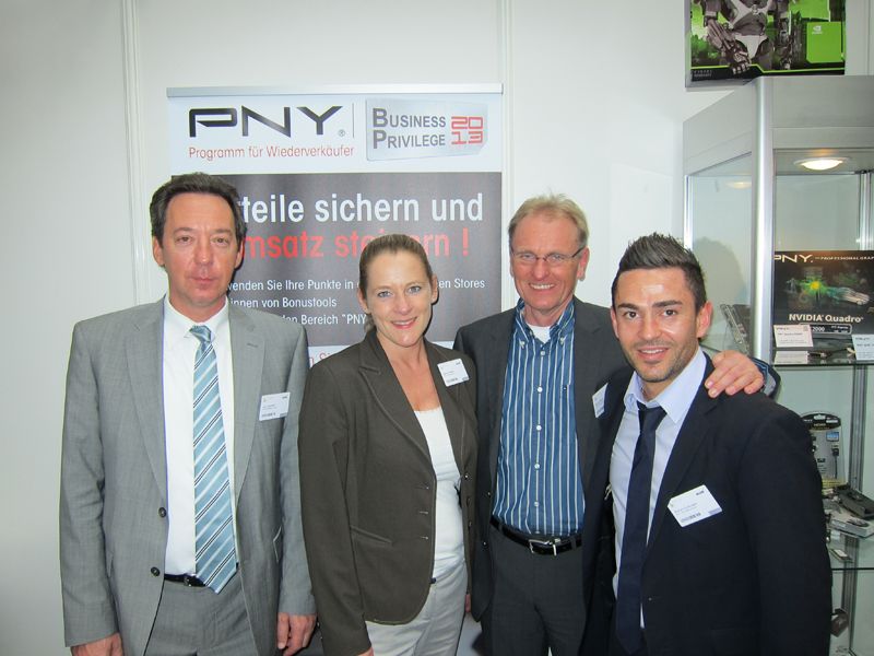 v. l. Lutz Eigenfeld, Nvidia, Bianka Brügger, Bernd Parey und Romeo Gramaglia, PNY (IT-BUSINESS)