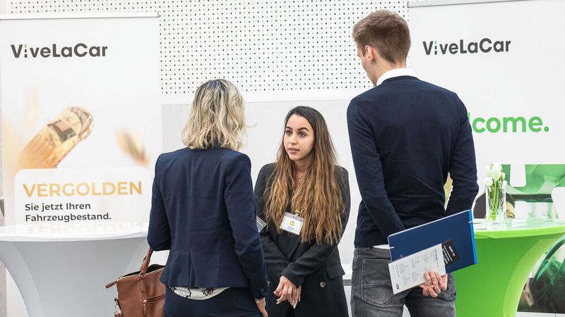 Das Zukunftsthema Auto-Abo durfte auf der ReMa Expo nicht fehlen; hier repräsentiert durch Vivelacar. (Bild: Stefan Bausewein)
