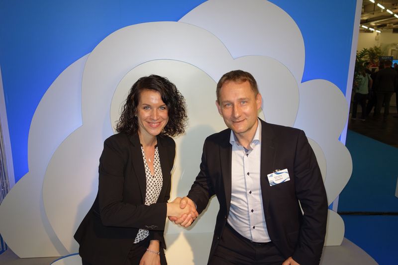 Juliane Kunath, Ingram Micro, und Eike Köllner, VMware, ebnen Resellern den Weg in die Cloud. (Bild: IT-BUSINESS)