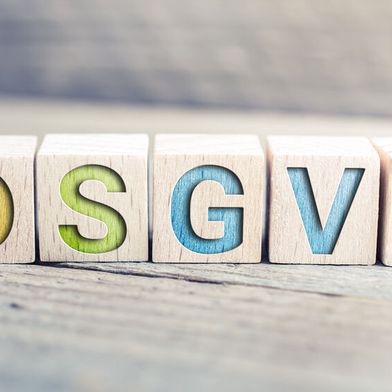 Die Datenschutzgrundverordnung ist seit 2018 in Kraft und soll die Verbraucherrechte von Bürgerinnen und Bürger stärken. (Bild: © devenorr - stock.adobe.com)