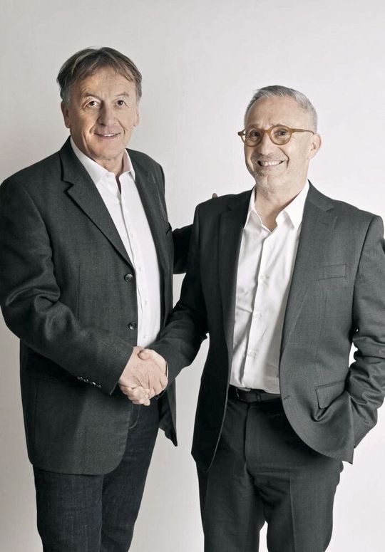 François Billig (à gauche) a transmis la direction générale du Groupe Acrotec à Didier Deltort, qui a pris ses fonctions de CEO le 2 mars 2026.(Source :  Groupe Acrotec)