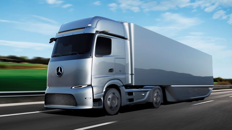 Der Mercedes E-Actros Longhaul soll 2024 in Serie gehen. Der Mercedes E-Actros Longhaul soll 2024 in Serie gehen.