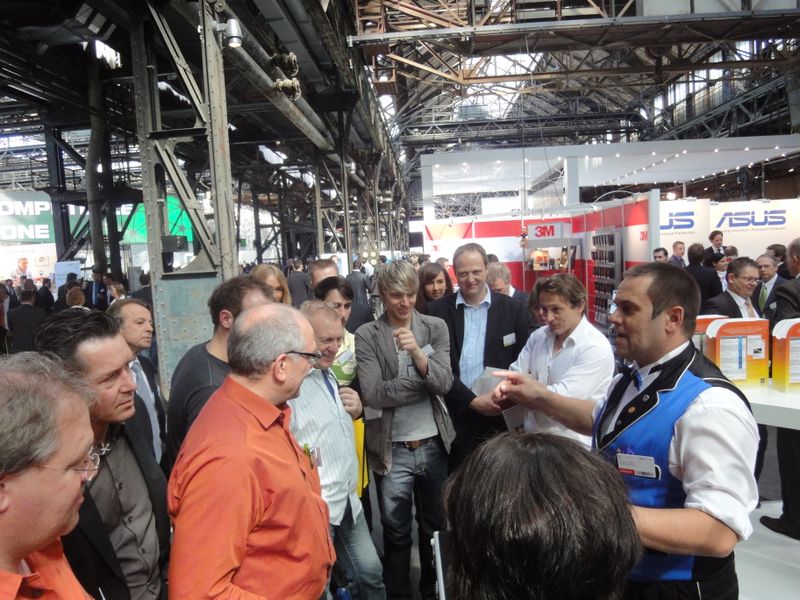 ...wieder neugierige Menschen an. (Archiv: Vogel Business Media)