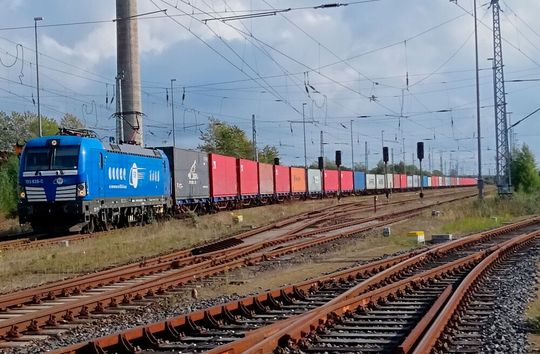 Blick auf eine wichtige Transportader, die mit viel Aufwand ins Leben gerufen wurde – der eurasische Transitkorridor. Noch läuft alles, aber der Ukraine-Konflikt könnte das ändern. Die GETO will alles daran setzen, dass das nicht geschieht.(Bild:  GETO)