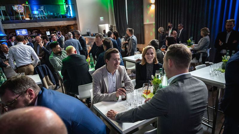 150 Gäste kamen zur Verleihung des Gebrauchtwagen Awards 2022 nach Würzburg.  (Bild: Stefan Bausewein)