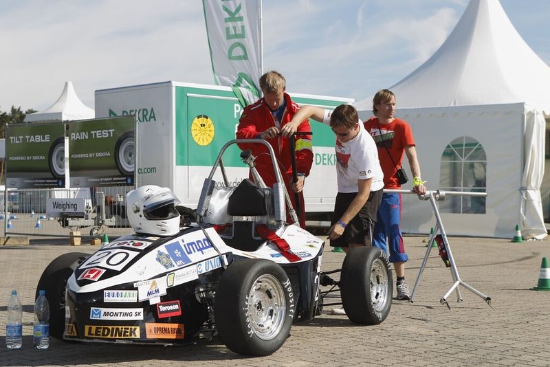 Formula Student Germany: Veranstaltung 2011 (Jacek Bilski)