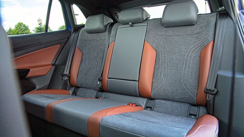 Gute Platzverhältnisse im Fond. (Bild: VW)