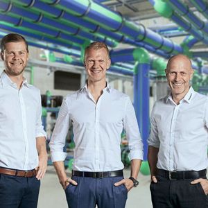 v.l.n.r.: Die Aquatherm-Geschäftsführer Christof, Maik und Dirk Rosenberg.