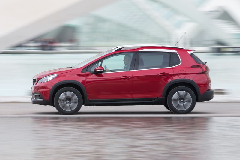 Peugeot 2008 in den Varianten 1.5 BlueHDi 100 und 1.5 BlueHDi 120  (Peugeot)